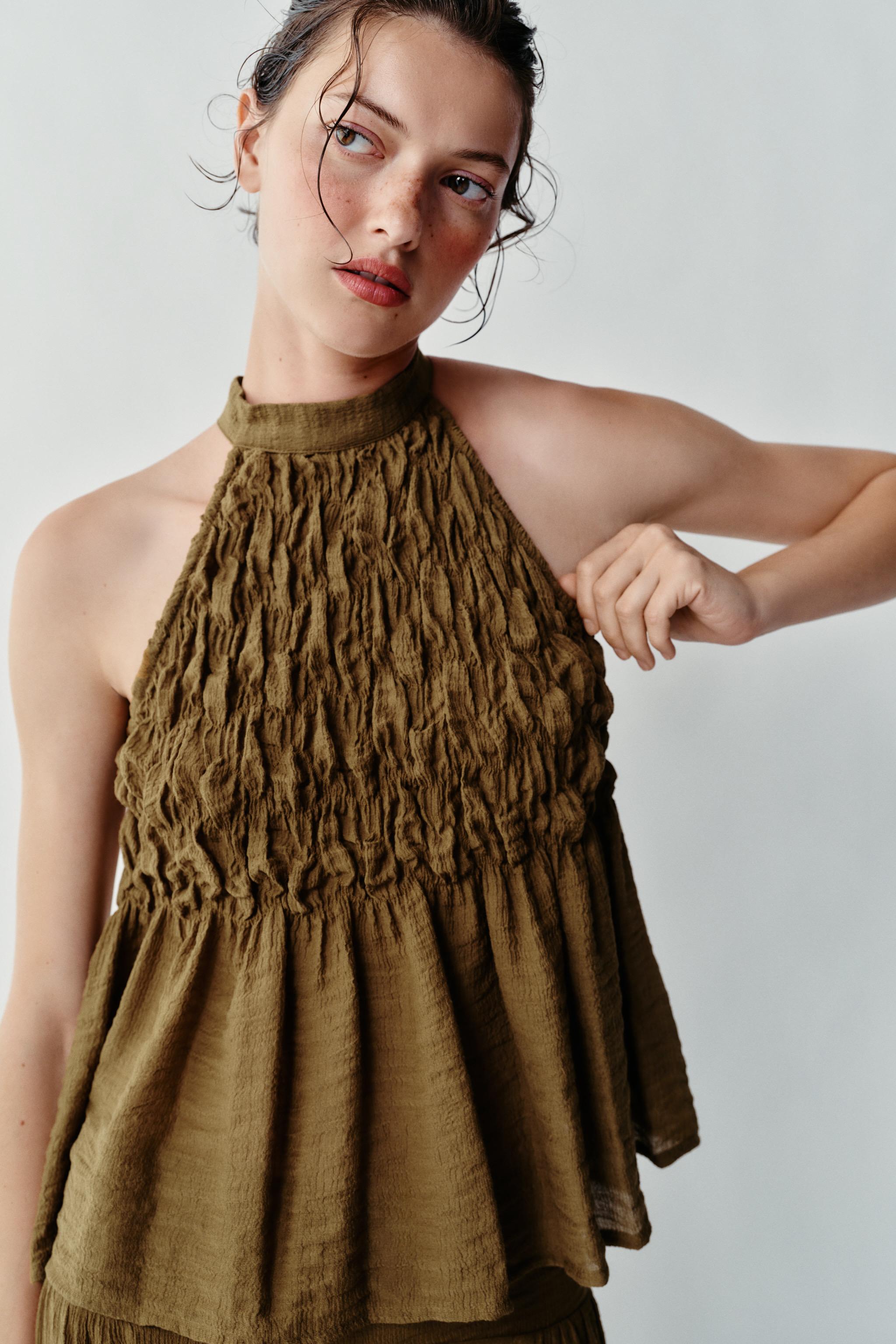 RUCHED HALTER TOP